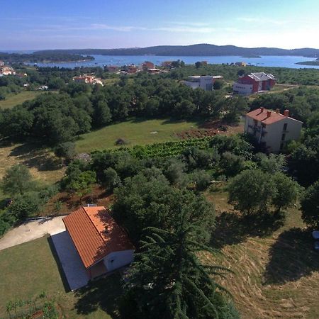 Holiday Home Kipo I Lunja Медулин Екстериор снимка